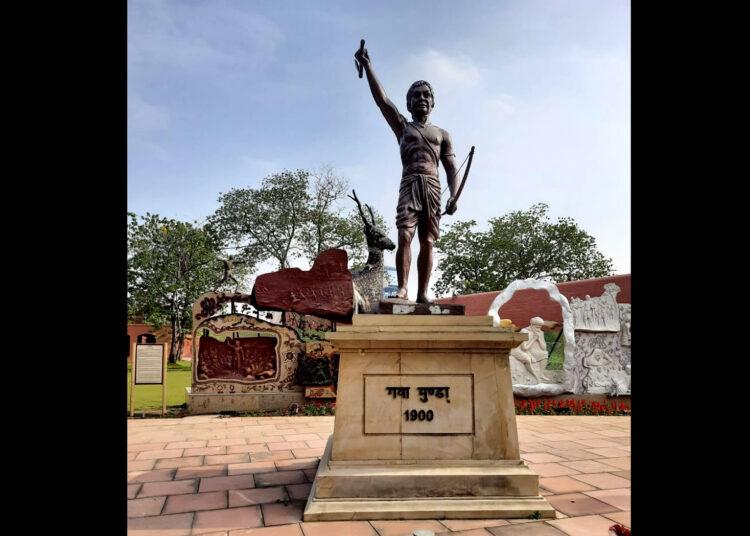 स्वतंत्रता सेनानी गया मुंडा पारंपरिक हथियारों से अचूक निशाना लगाने में माहिर थे। वो भगवान बिरसा मुंडा के सेनापति और प्रमुख सहयोगी थे