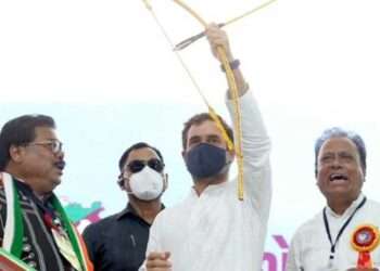 The Indian Tribal Latest News, Gujarat | Former Congress president Rahul Gandhi at Adivasi Satyagraha Rally in Dahod, Gujarat