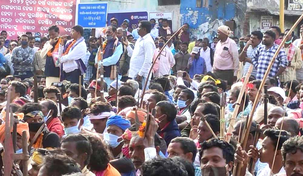 The Indian Tribal News | Tribals protesting against alleged OBC appeasement by Odisha CM