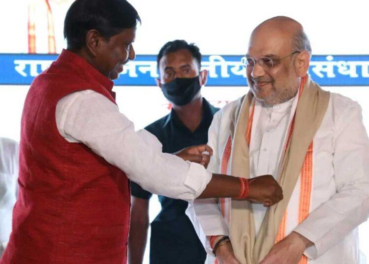 Union Tribal Affairs Minister Arjun Munda welcoming Union Home Minister Amit Shah at inauguration of NTRI
