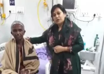 The Indian Tribal News | Social Worker Mamata Behera With Padma Shri Kamala Pujari In The Hospital