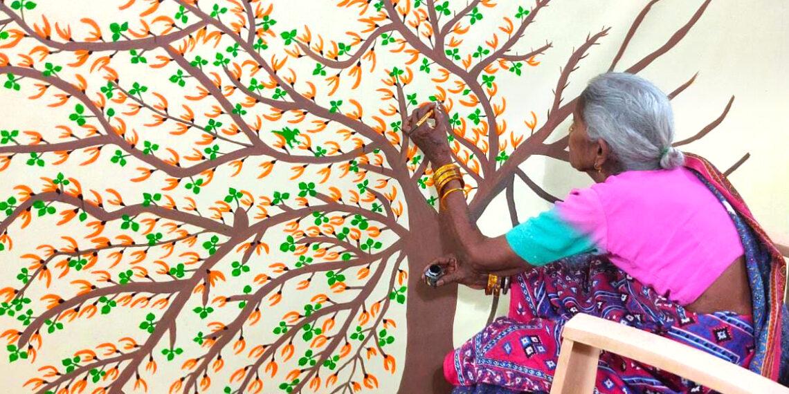 Jodhaiyabai Baiga Engrossed In Her Art