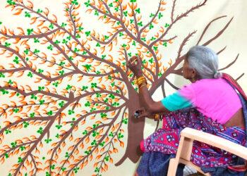 Jodhaiyabai Baiga Engrossed In Her Art