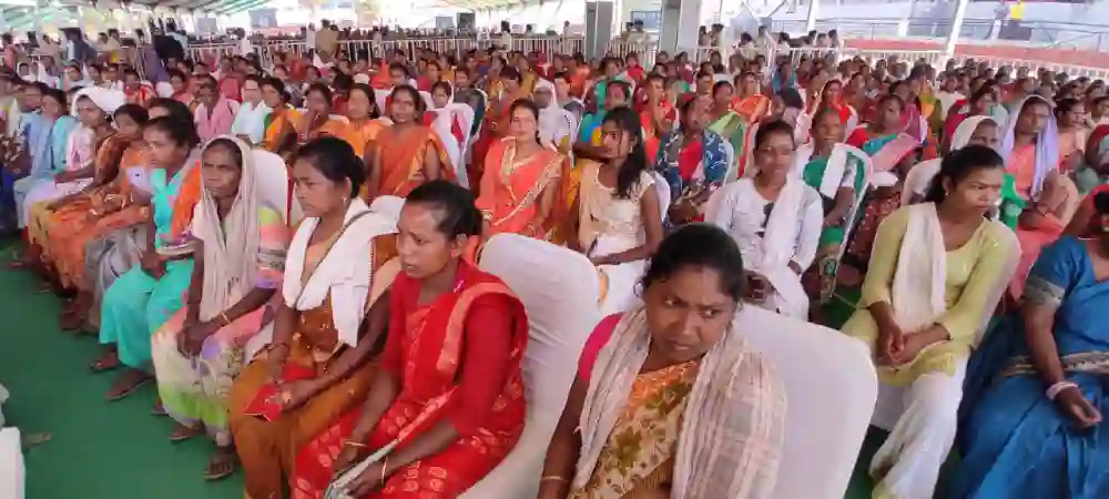 Women from self-help groups attending the presidents conference