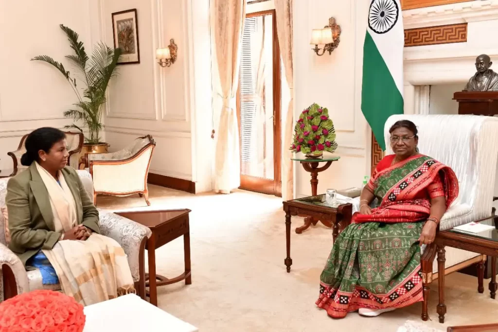 Sarojini Lakda with President Draupadi Murmu