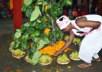 The Indian Tribal | Karma Puja, Pahan performing Karam Puja In Akhra