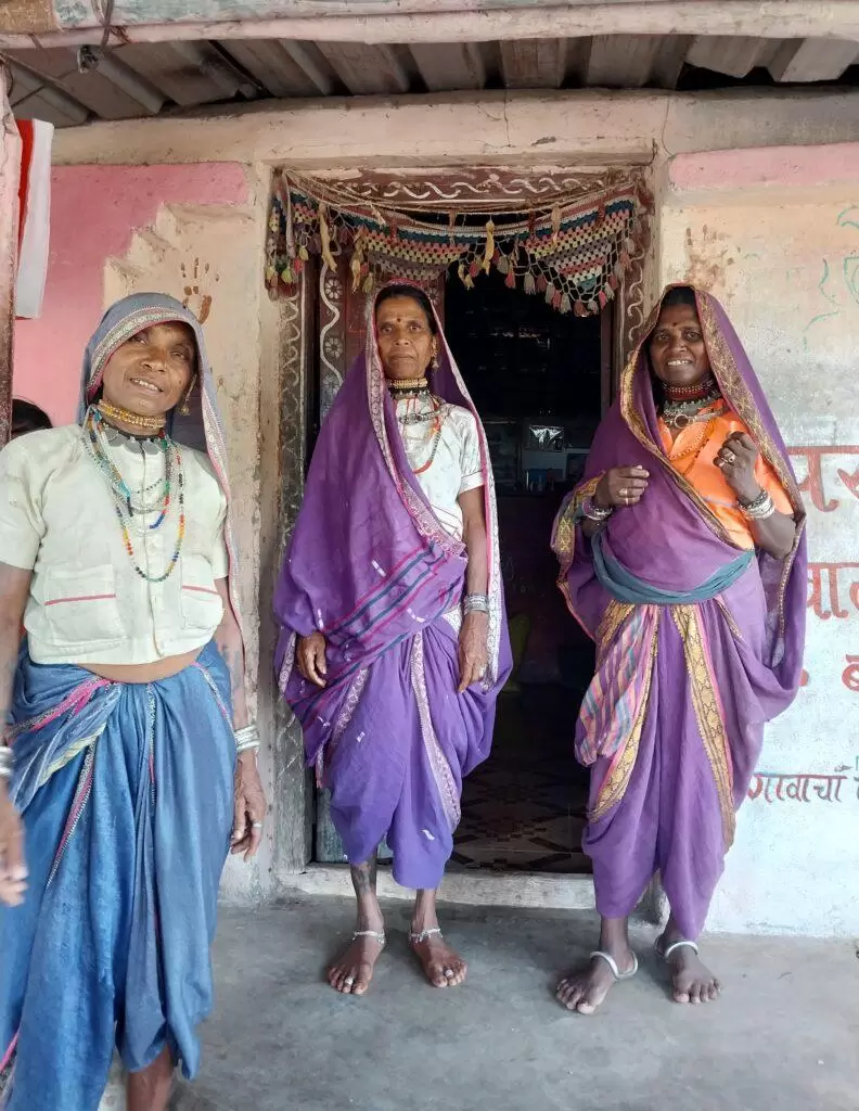 Traditional Attire Of Pawara Tribeswomen Losing Its Charm - The Indian  Tribal
