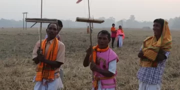 आदिवासी, अनुसूचित जनजाति | फसल के मौसम के दौरान प्रकृति के तत्वों के प्रति कृतज्ञता दिखाने के लिए तिवा समुदाय का लोक नृत्य