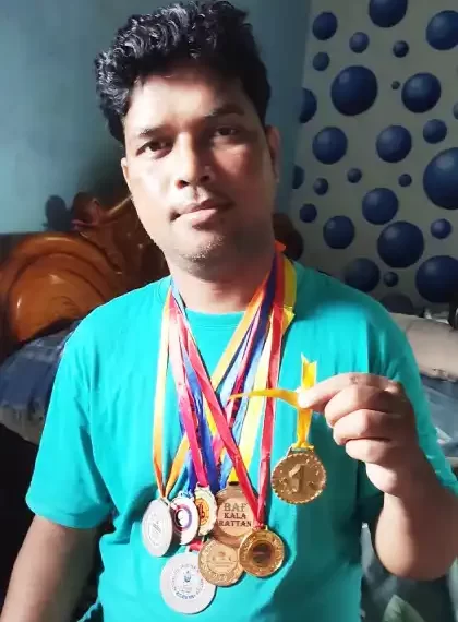 Artist Chhokendra Hembrom - The Indian Tribal