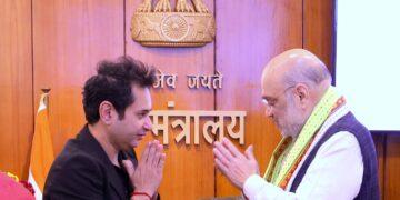 Union Home Minister Amit Shah And Tipra Motha Chief Pradyot Debbarma Greet Each Other | The Indian Tribal