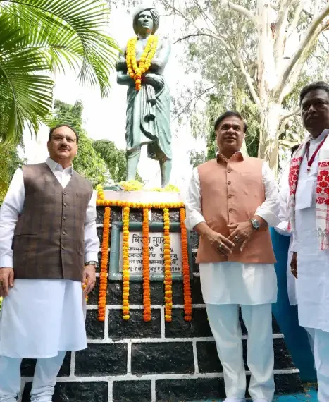 भगवान बिरसा मुंडा की प्रतिमा पर माल्यार्पण | the Indian Tribal